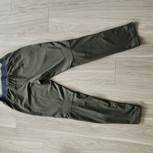 Under Armour Men's Medium Unstoppable Dark Green Cargo Tapered Pants